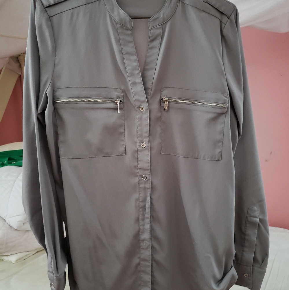 Button down blouse - Picture 2 of 3